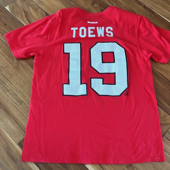 Chicago Blackhawks Hockey TOEWS 19 Tee Shirt - Picture 4 of 7